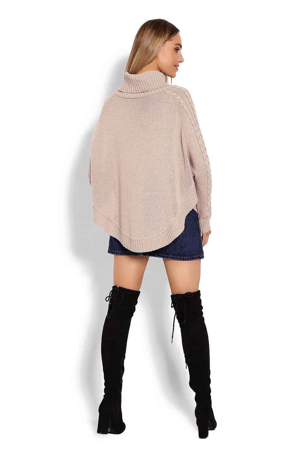Poncho Model 122917 PeeKaBoo